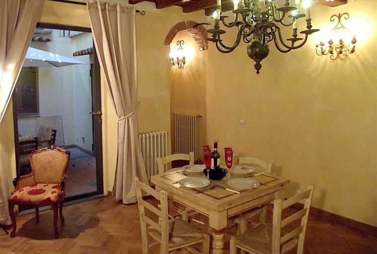 Others 5, Guelfa Patio apartment, Florence