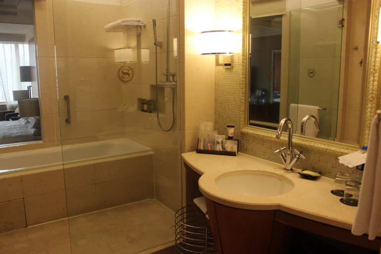 Bathroom 17