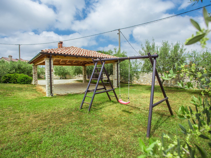 Others 5, Villa in Medvidici With Pool Near Porec Beach, Sveti Lovreč