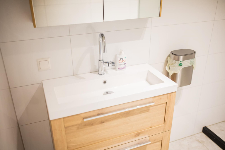Bathroom 5, Alphabet 3 Bedroom Serviced Apartment -pk-, Rotterdam
