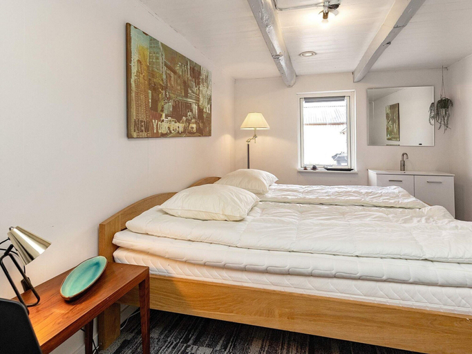 Room 5, 12 Person Holiday Home in Thisted, Thisted