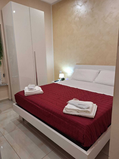 Bedroom 3, Pompei 79 AD b&b, Salerno