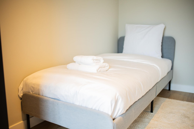 Bedroom 4, Alphabet 3 Bedroom Serviced Apartment -pk-, Rotterdam