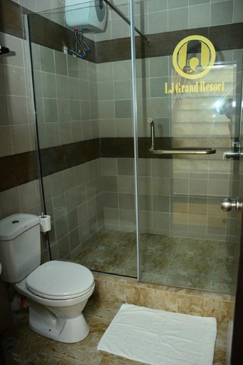 Bathroom, LJ Grand Resort, Oshimili North