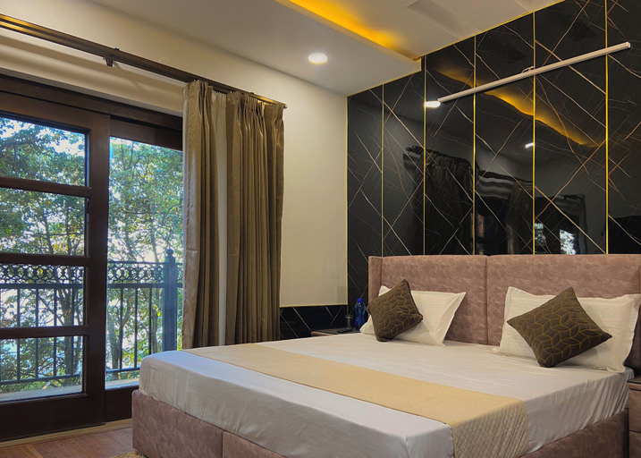 Bedroom, The Pine Retreat - Mall Road Dalhousie, Chamba