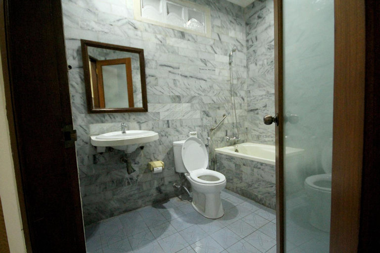 Bathroom 4