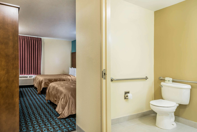 Bathroom 4, Quality Inn Loudon-Concord, Merrimack