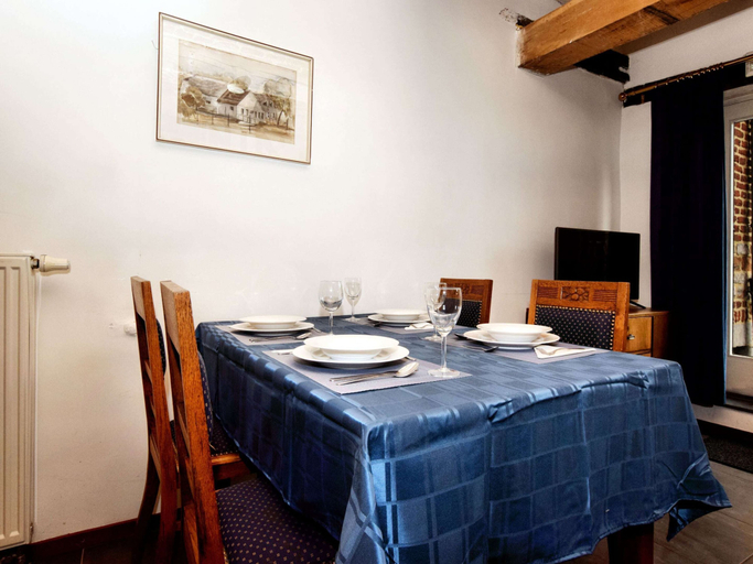 Others 5, Nice apartments in a monumental square farm., Liège