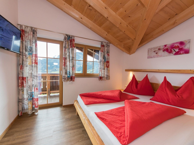 Bedroom 4, Apartment in Kaprun Ski-in Ski-out Slopes, Zell am See