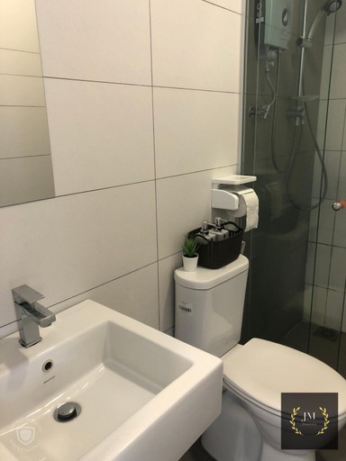 Bathroom 4, The Grand Sofo near Sunway by LilyandLoft, Petaling Jaya