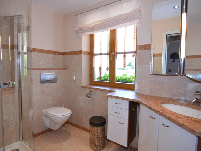 Bathroom 4, Apartment With Private Terrace in Prunn, Kelheim