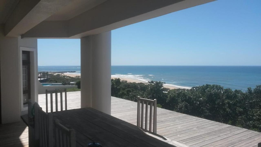 Others 4, The View, Cacadu