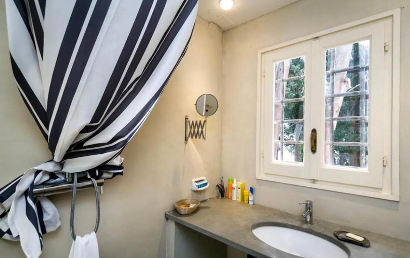 Bedroom 4, Giardino in villa Margherita, Genova