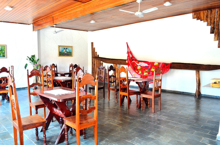 Food & Drinks 2, Canoas Hotel, Poconé