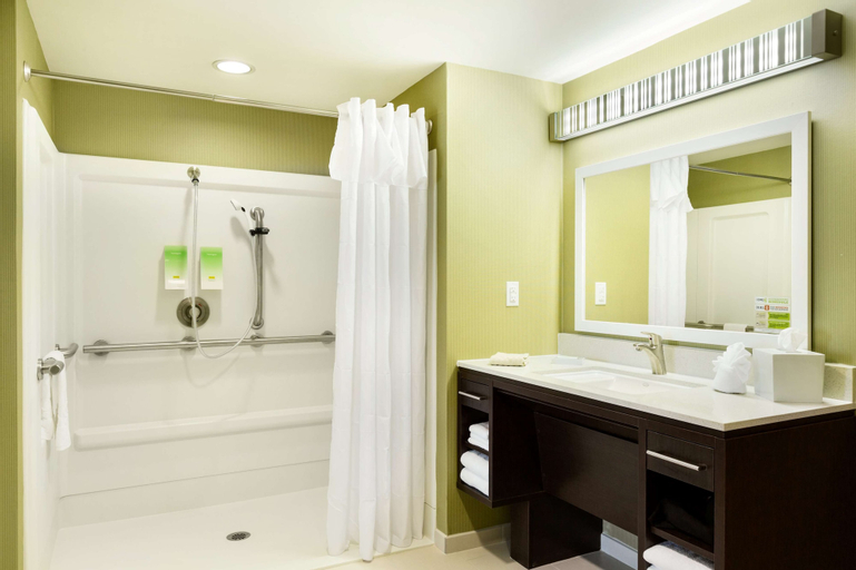 Bathroom 26
