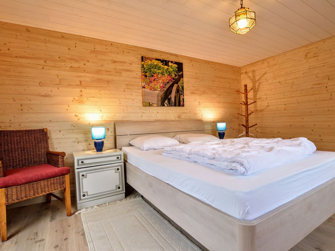 Bedroom 3, Quiet chalet with panoramic view and fenced garden, Luxembourg