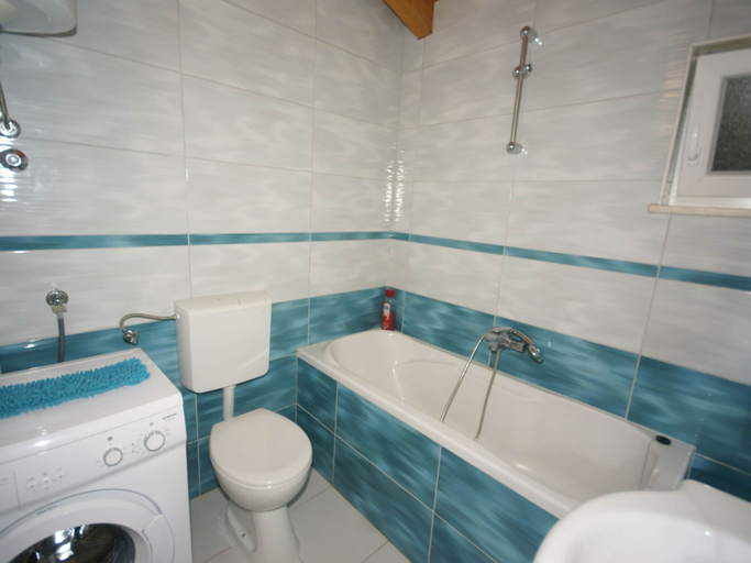 Bathroom 4, Villa With Private Pool in Trilj, Dalmatia, Trilj