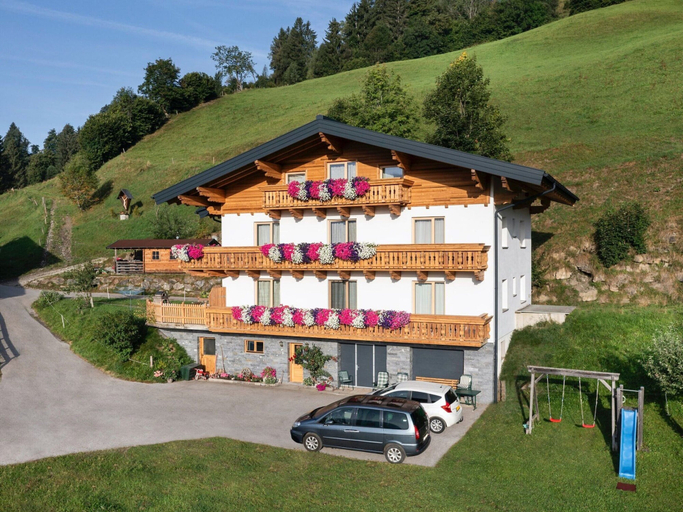 Exterior & Views 1, Apartment close to the ski area, Sankt Johann im Pongau