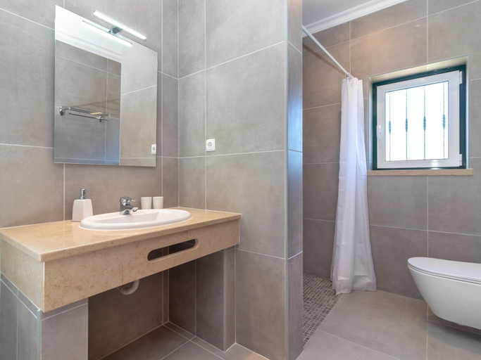 Bathroom 4, Luxury villa in Albufeira with heated private pool, Albufeira