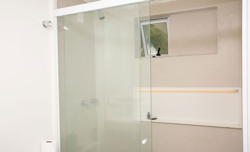 Bathroom 27