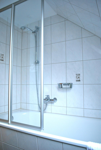 Bathroom 3, Hotel Dietrichsdorfer Hof, Kiel