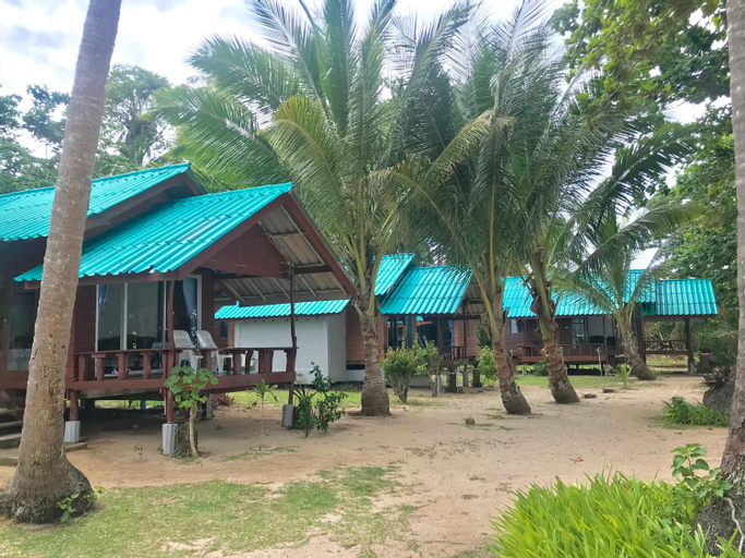 Exterior 9