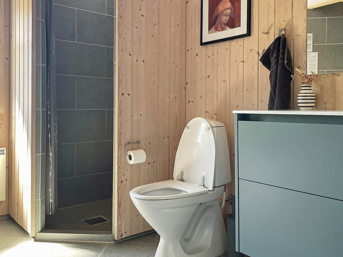Bathroom 5, 4 Star Holiday Home in Saltum, Jammerbugt