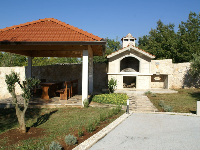 Exterior & Views, Villa With Private Pool in Trilj, Dalmatia, Trilj