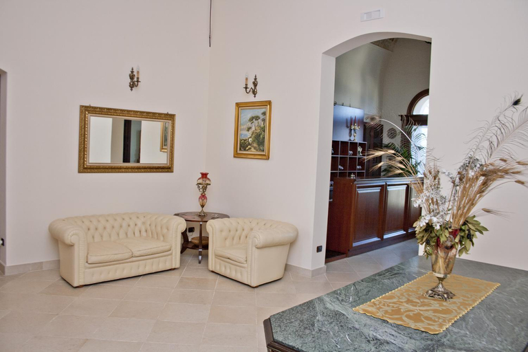 Shared lounge/TV area 3, Tenuta Lama Gorga, Barletta-Andria-Trani