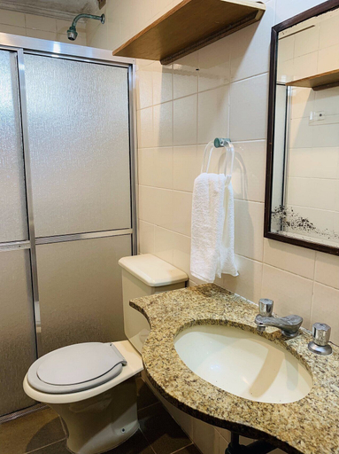 Bathroom 3, Ed. Saquarema, Guarujá