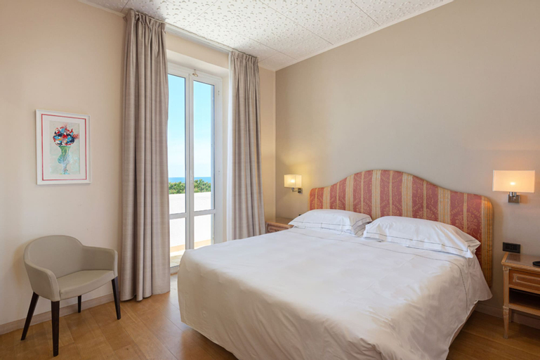 Bedroom 14