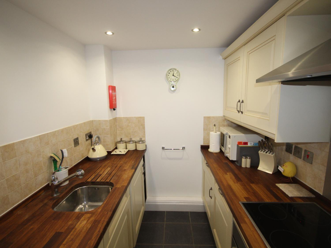 Others 2, Harpenden House, Hertfordshire