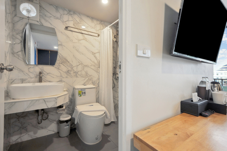 PloyBuri Boutique Hotel - Tap to explore photos