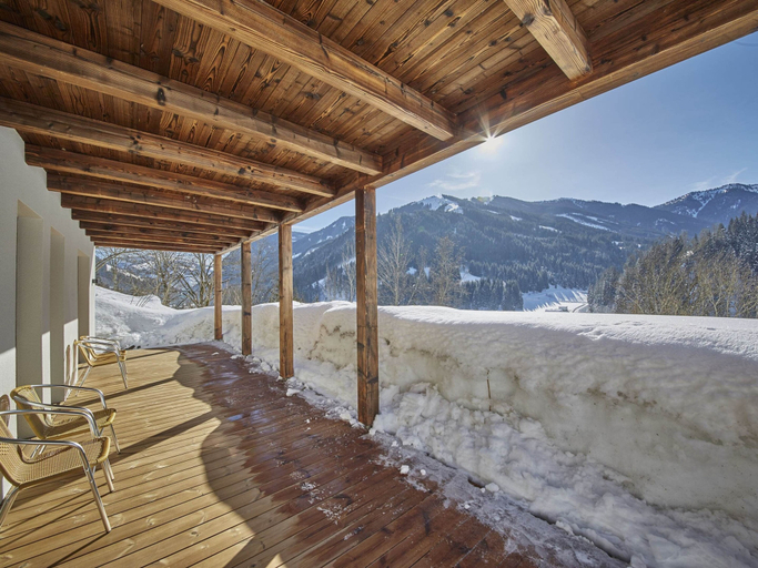 Others 4, Modern Chalet With Sauna, Zell am See