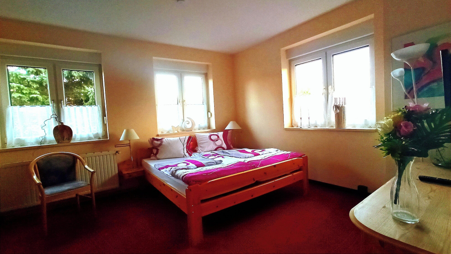 Bedroom 3, Marleen's Bar, Oberhavel