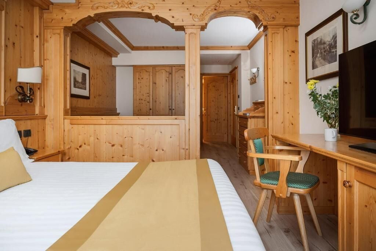 Bedroom 3, Cristallo Hotel Residence, Sondrio