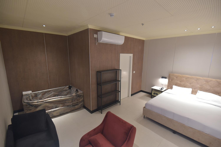Bedroom 3, מלון הברון