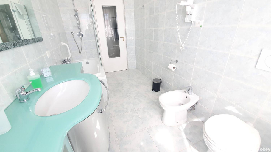 Others 2, Limited Edition Guesthouse, Bari