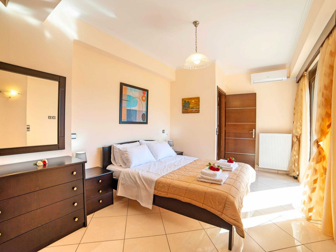 Bedroom 3, 2 Villas Next to Each Other with Pool & Sea View, Crete