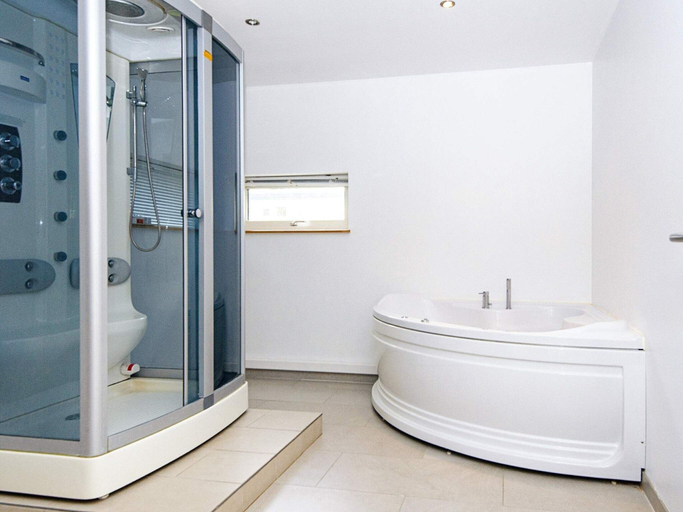 Bathroom 4, 5 Star Holiday Home in Grenaa, Norddjurs