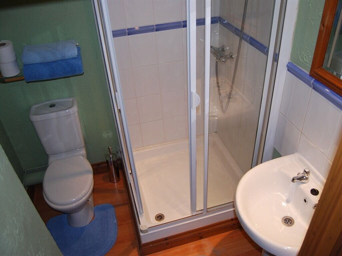 Bathroom 4, Quicksilver Mail, Somerset