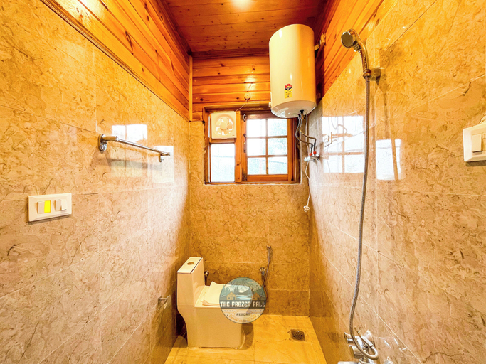 Bathroom 4, The FrozenFall Resort - Gulmarg, Baramulla