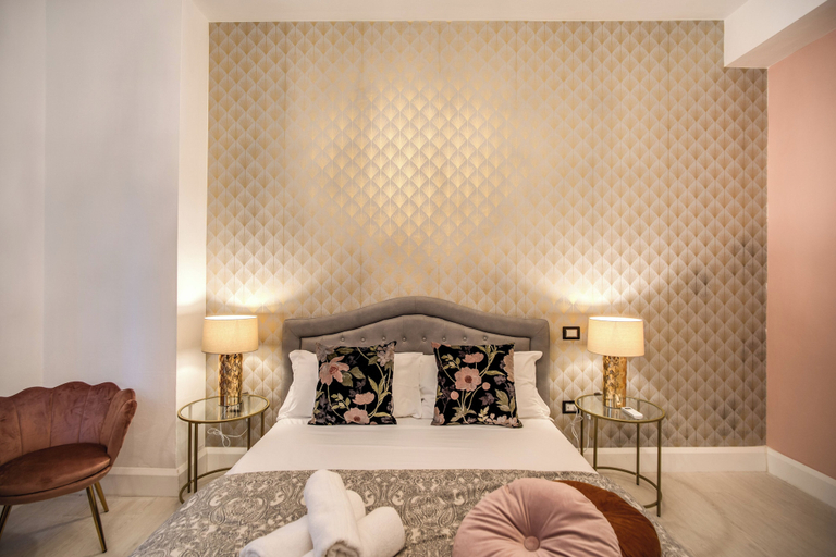 Bedroom 3, White Mirror Apartment, Pisa