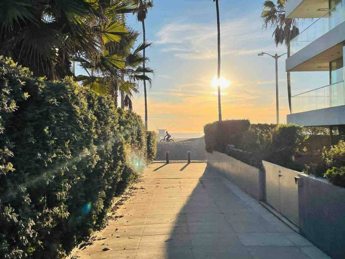 Others 5, 12B Venice Beach Access Stay, Los Angeles