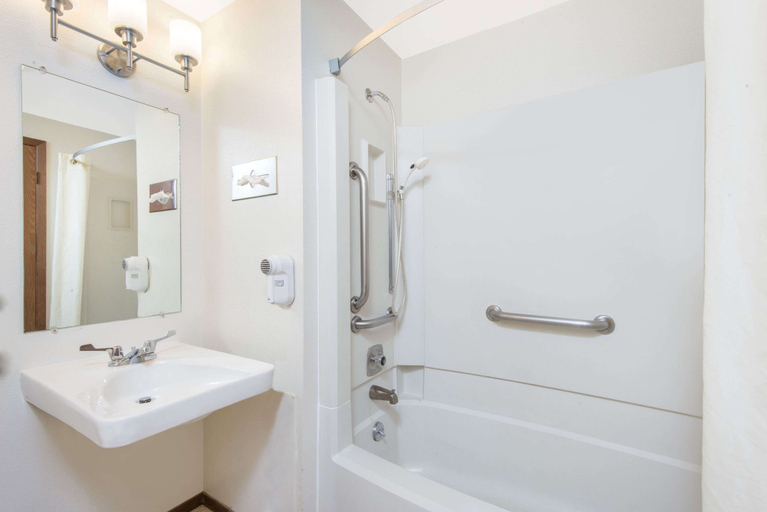 Bathroom 4, Super 8 by Wyndham Buffalo, Johnson