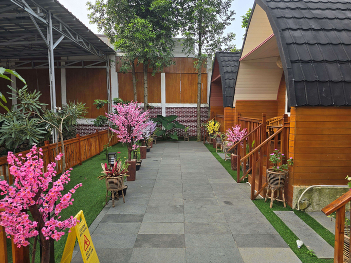 Villa DloveY, Bogor