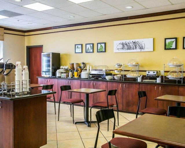 Food & Drinks, Sleep Inn & Suites New Braunfels, Comal