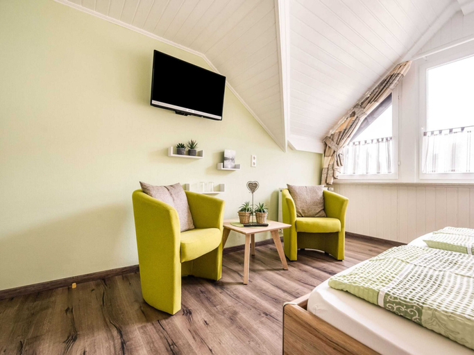 Bedroom 3, Alluring Holiday Home in Ernst With Balcony, Cochem-Zell