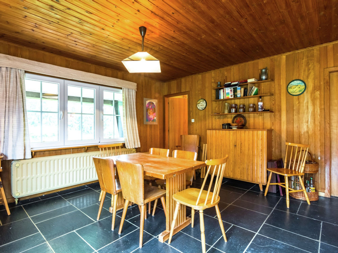 Food & Drinks, Detached chalet with views of the lake of Butgenbach in the middle of nature, Liège