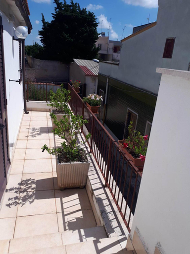 Others 5, "Il Giardino Di Niu", Bari